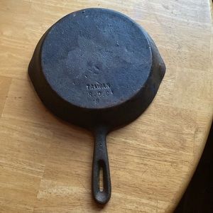 R.O.C. Cast-iron pan Taiwan size 8” pre-owned, good condition